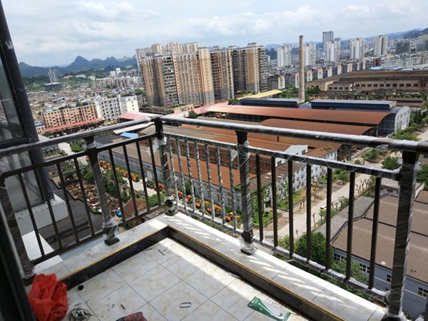 陽臺(tái)護(hù)欄材質(zhì)有哪些？