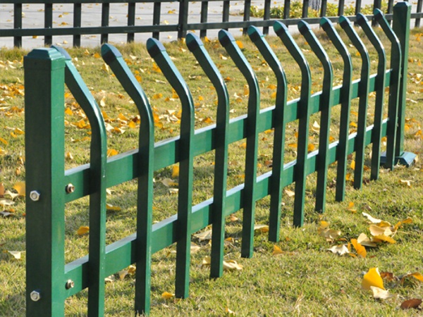 園林鋅鋼護(hù)欄圖片