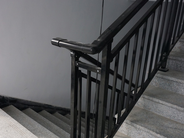學(xué)校鋅鋼樓梯扶手圖片