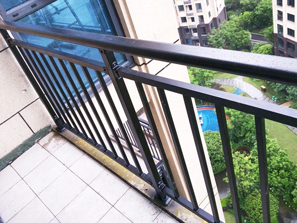 安徽鋅鋼護(hù)欄廠家去哪里找？