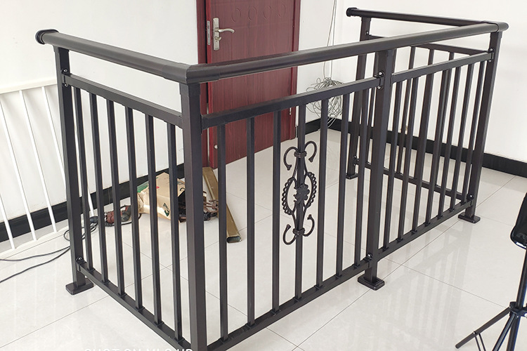 鋅鋼陽(yáng)臺(tái)護(hù)欄