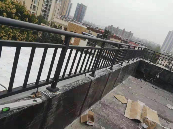 陽(yáng)臺(tái)護(hù)欄采購(gòu)方法 陽(yáng)臺(tái)護(hù)欄采購(gòu)方法