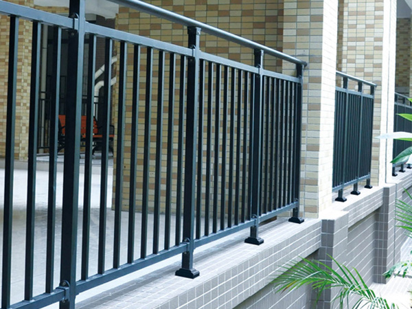 陽(yáng)臺(tái)護(hù)欄選購(gòu)指南