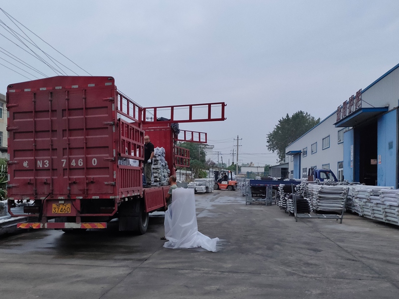 金用護欄2020年9月15日鋅鋼樓梯扶手發(fā)貨！