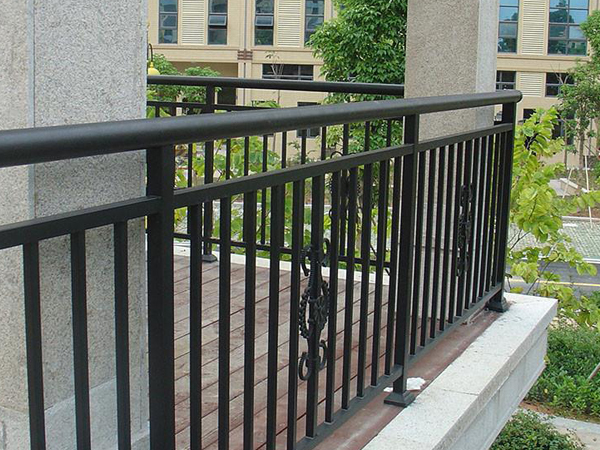 護(hù)欄廠家聯(lián)系方式怎么找？