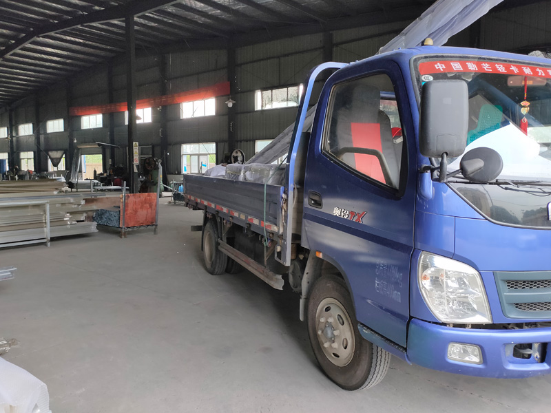 金用護(hù)欄2020年9月21日鋅鋼陽(yáng)臺(tái)護(hù)欄發(fā)貨！