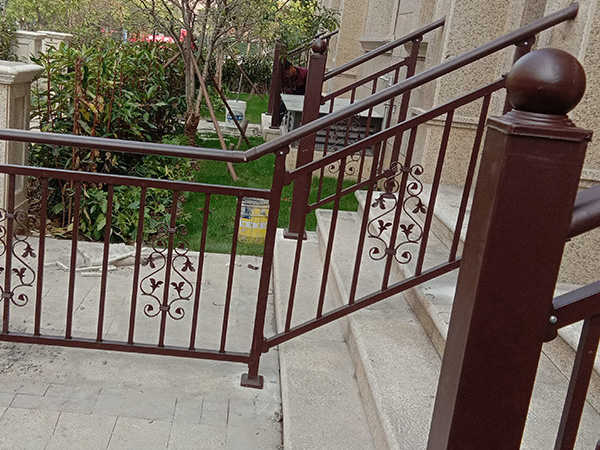 批量定制樓梯扶手，這幾種材質(zhì)的樓梯扶手最值得選擇！