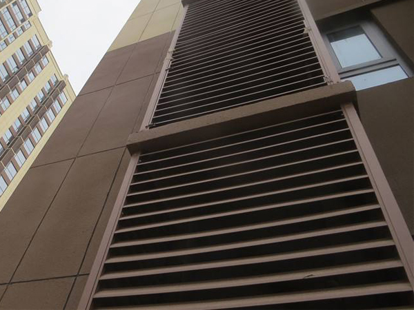 百葉窗是用鋅鋼的好還是鋁合金的好？