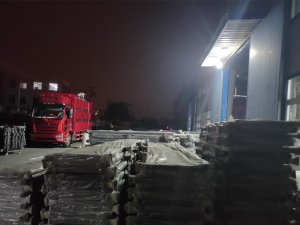 金用護(hù)欄2020年10月27日鋅鋼百葉窗發(fā)貨！