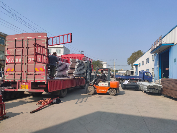 金用護欄2020年10月26日上午鋅鋼飄窗護欄發(fā)貨！