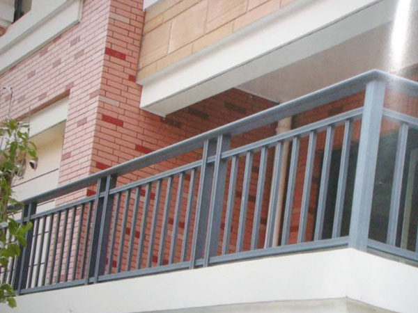 鋅鋼護(hù)欄會(huì)生銹嗎？