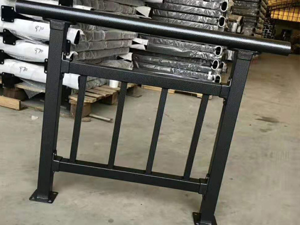 鋅鋼護(hù)欄怎么定制？