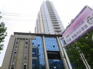 淮北濉溪萬潤東方銀座小區(qū)百葉窗、樓梯扶手定制