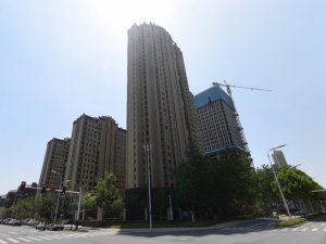 合肥名門湖語小區(qū)百葉窗、空調護欄、樓梯扶手定制