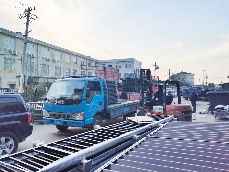 金用護欄2021年3月3日鋅鋼陽臺護欄發(fā)貨！