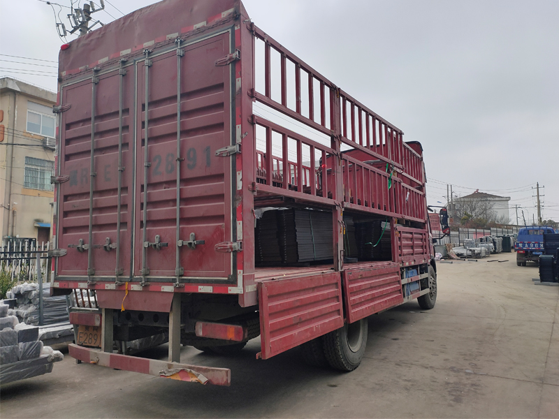 金用護(hù)欄2021年3月12日鋁合金百葉窗發(fā)貨！