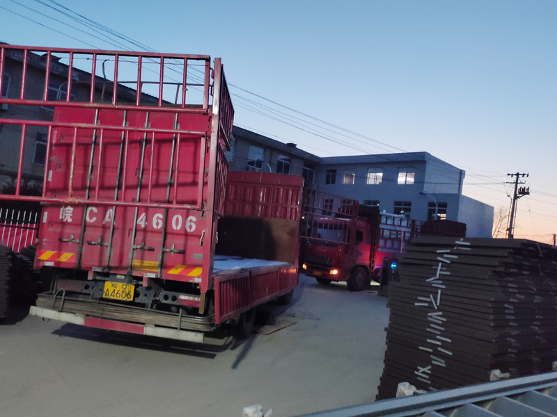 金用護(hù)欄2021年3月22日鋁合金百葉窗發(fā)貨！