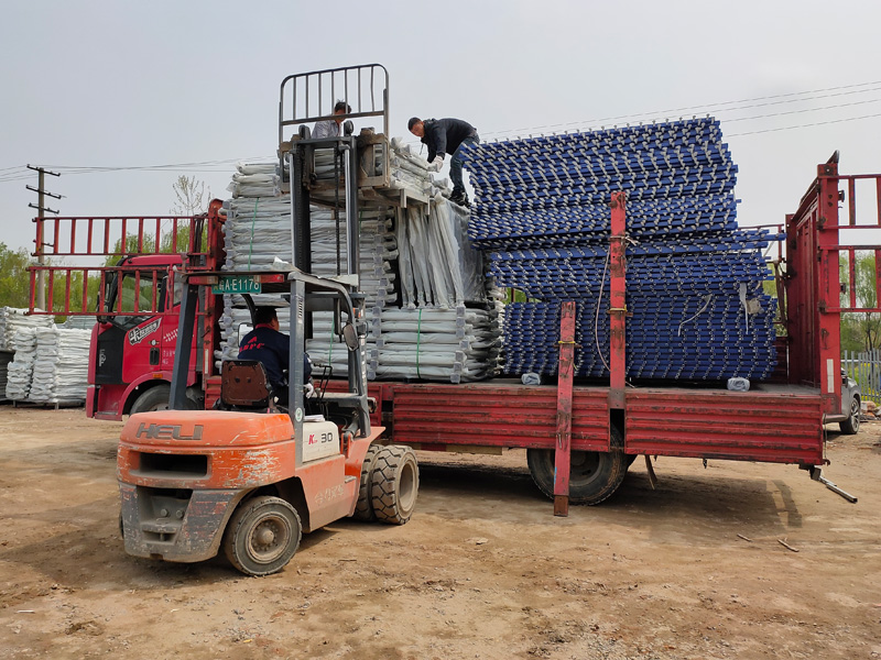 金用護欄2021年3月30日圍墻護欄、陽臺護欄發(fā)貨！