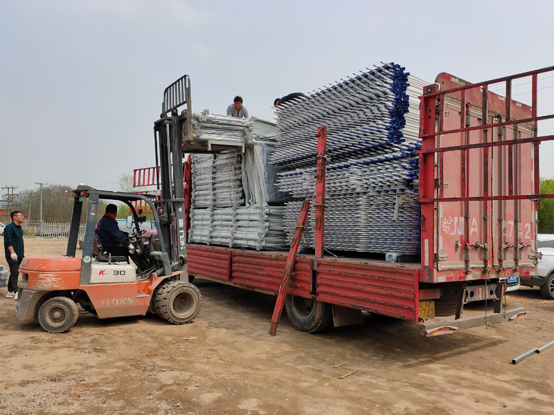 金用護欄2021年3月30日圍墻護欄、陽臺護欄發(fā)貨！