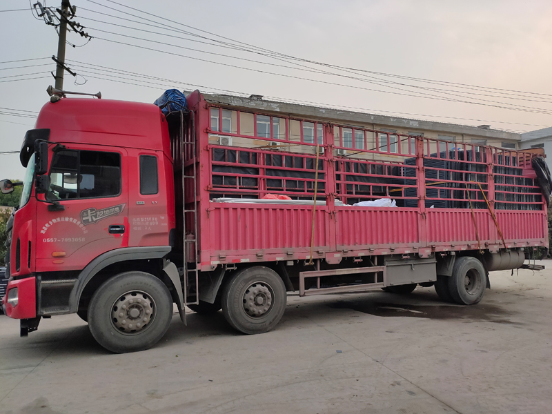 金用護欄2021年4月27日鋅鋼百葉窗發(fā)貨！