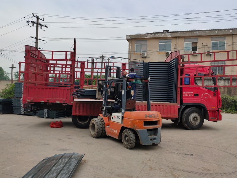 金用護(hù)欄2021年5月31日通風(fēng)百葉窗發(fā)貨！