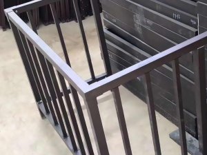 鋅鋼空調(diào)護欄和鋁合金空調(diào)護欄區(qū)別是什么？