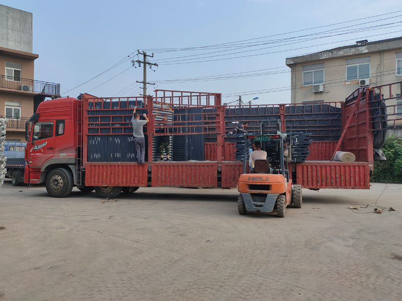 金用護欄2021年6月30日鋅鋼百葉窗發(fā)貨！