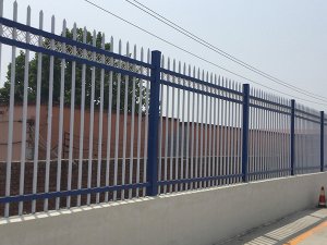 小區(qū)安裝圍墻護欄有哪些好處？