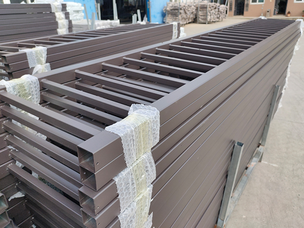 飄窗護(hù)欄生產(chǎn)加工制作流程 飄窗護(hù)欄生產(chǎn)加工制作流程