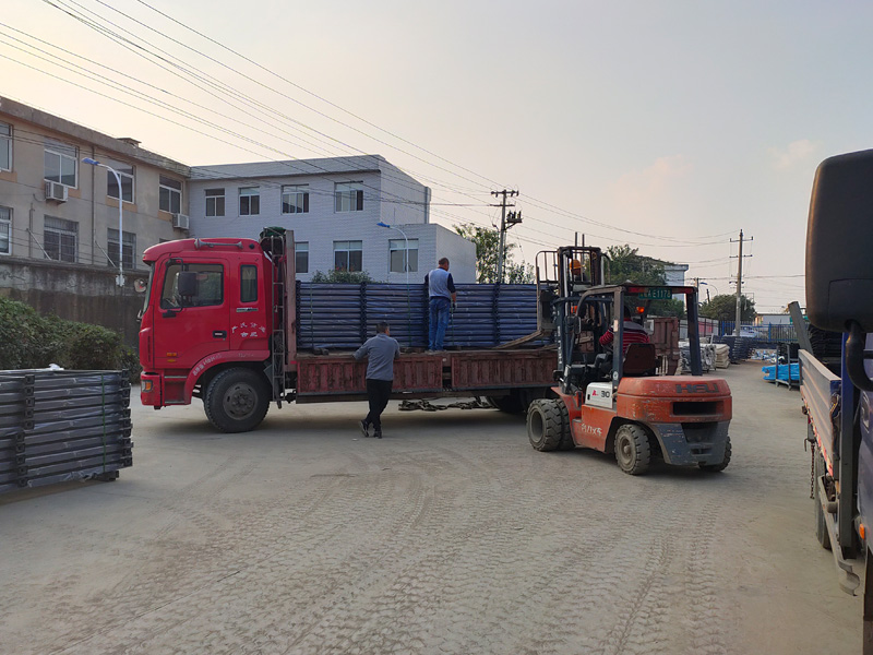 金用護欄2021年11月2日鋅鋼陽臺護欄發(fā)貨！