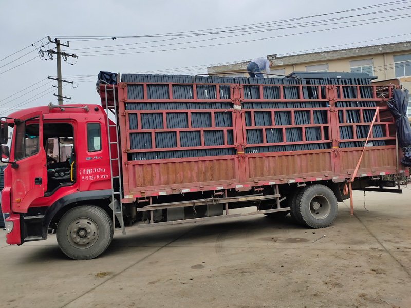 金用護(hù)欄2021年11月11日鋅鋼百葉窗發(fā)貨！