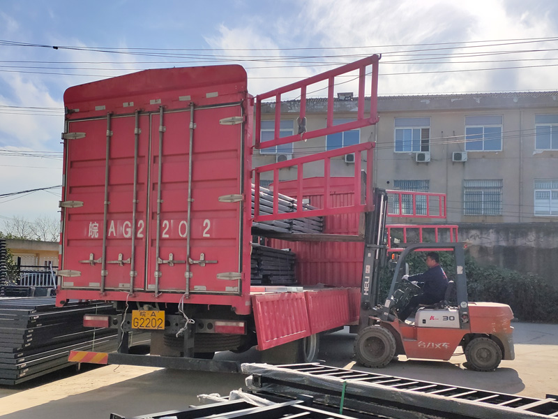 金用護欄2021年11月13日鋅鋼陽臺護欄發(fā)貨！