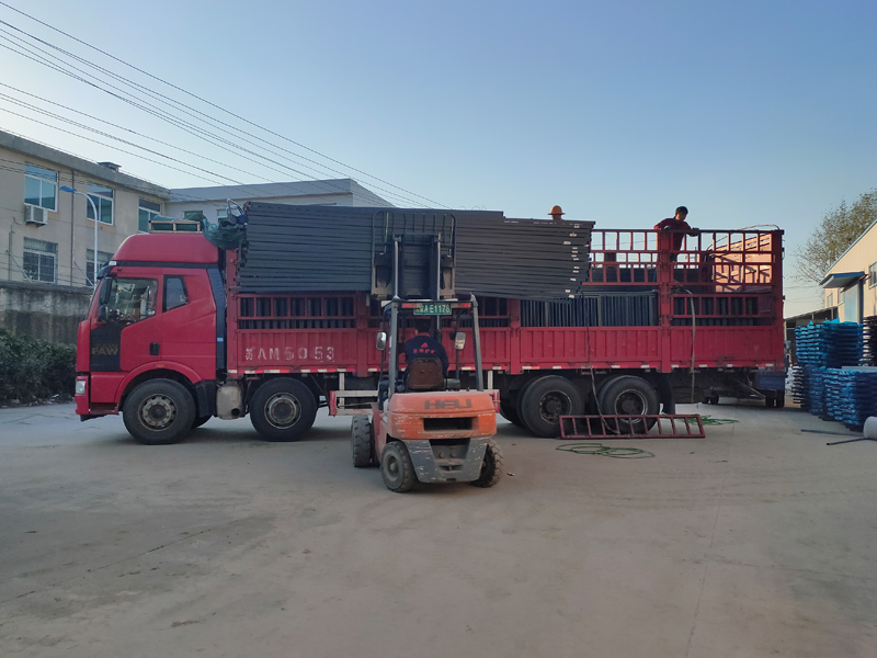 金用護欄2021年11月15日鋅鋼百葉窗發(fā)貨！