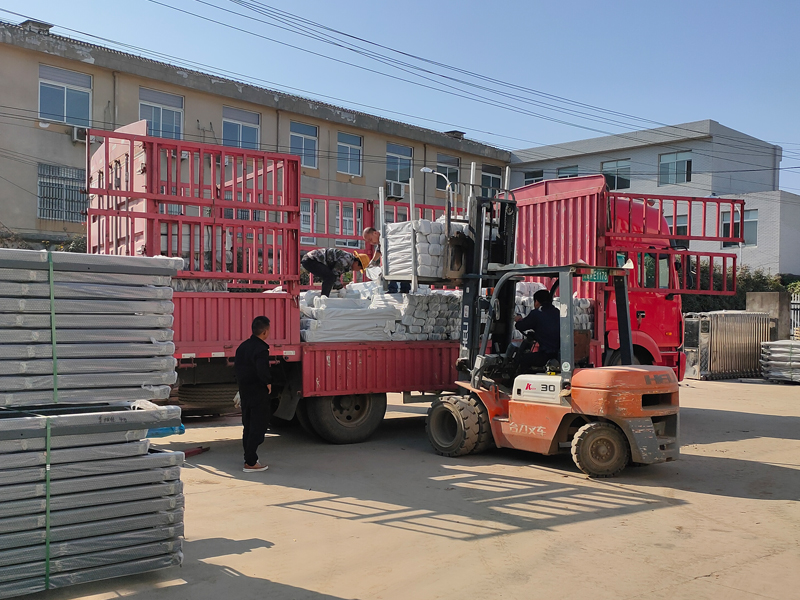 金用護欄2021年11月25日鋅鋼組裝式護欄發(fā)貨！