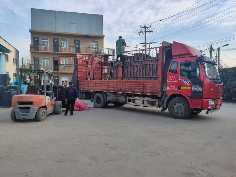 金用護(hù)欄2021年12月1日鋅鋼百葉窗發(fā)貨！