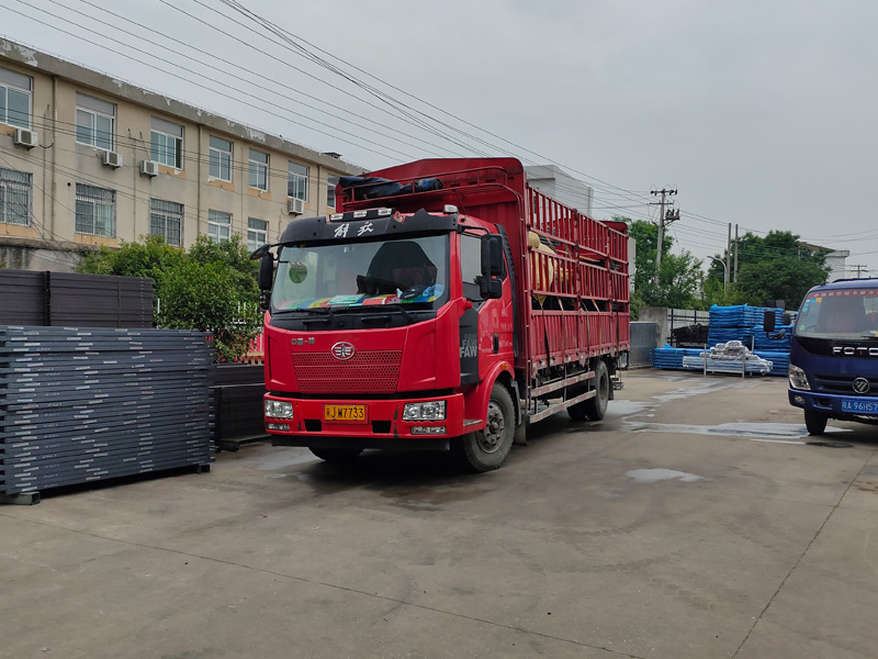 金用護欄2022年5月28日鋅鋼百葉窗裝車發(fā)貨！