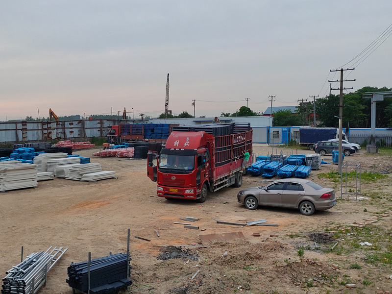 金用護(hù)欄2022年5月30日鋅鋼百葉窗裝車發(fā)貨！