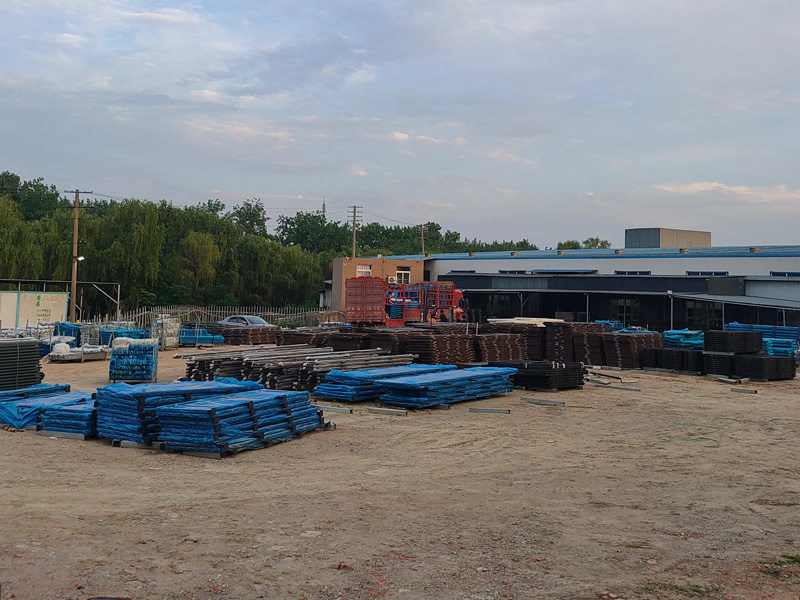 金用護(hù)欄2022年6月9日鋅鋼陽臺(tái)護(hù)欄裝車發(fā)貨！