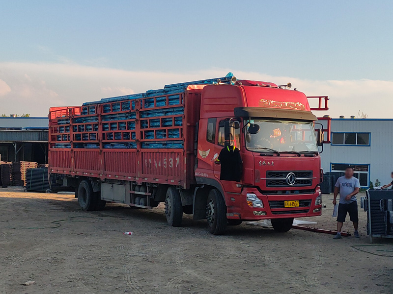 金用護欄2022年6月21日鋅鋼陽臺護欄裝車發(fā)貨！