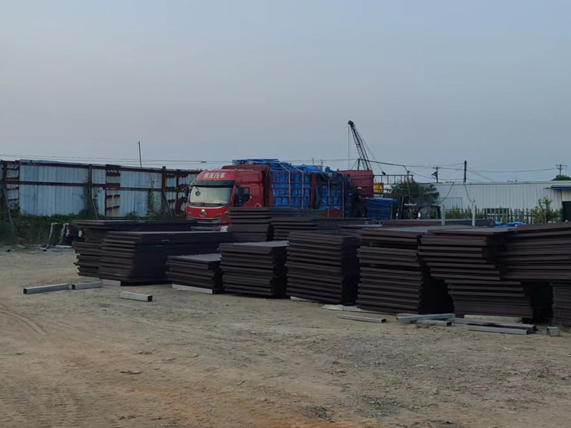 金用護(hù)欄2022年9月30日鋅鋼陽臺護(hù)欄裝車發(fā)貨！