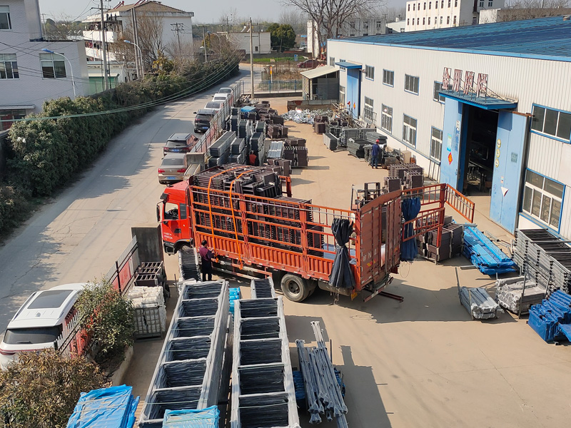 金用護欄2023年3月7日鋅鋼空調欄桿裝車發(fā)貨！