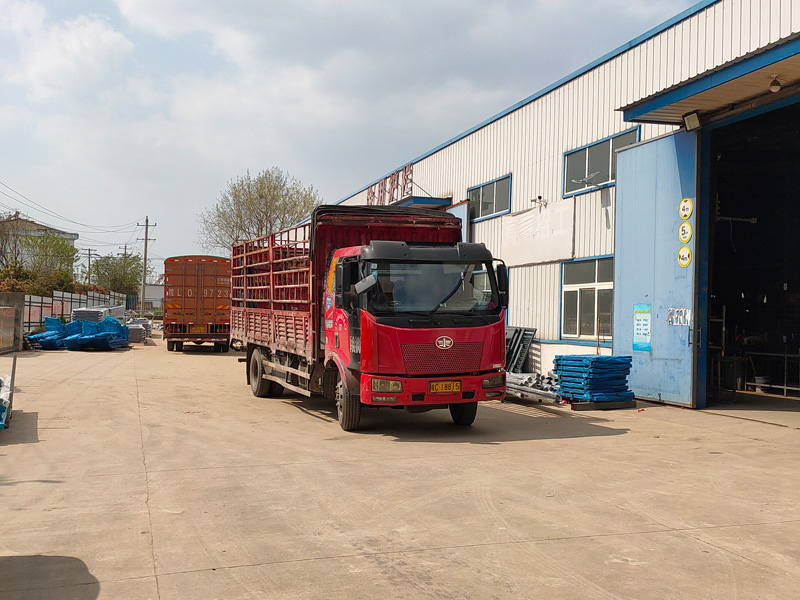 金用護欄2023年4月8日鋅鋼百葉窗裝車發(fā)貨！