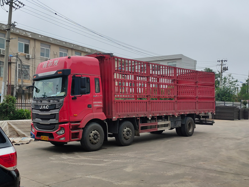 2023年5月29日鋅鋼連廊欄桿裝車發(fā)貨！