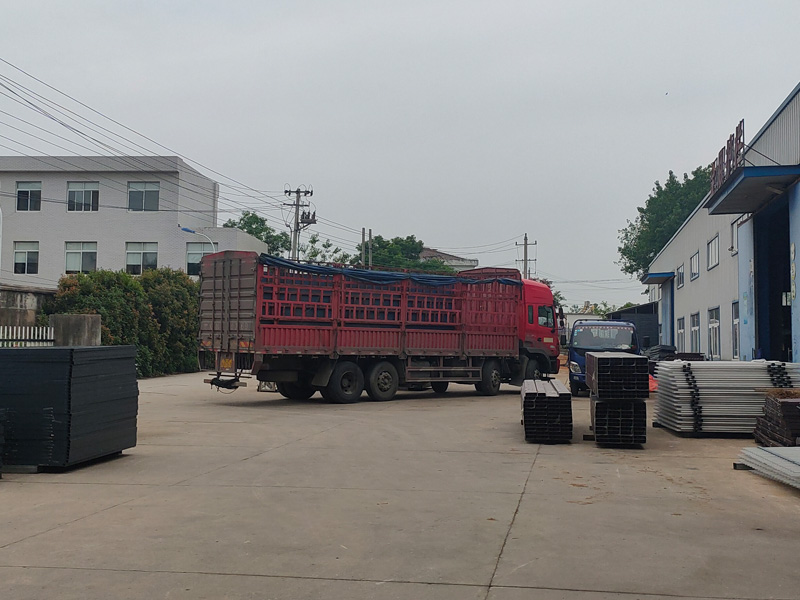 2023年6月1日鋅鋼飄窗護欄裝車發(fā)貨！