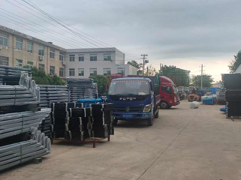 2023年7月4日鋅鋼飄窗護(hù)欄裝車(chē)發(fā)貨！