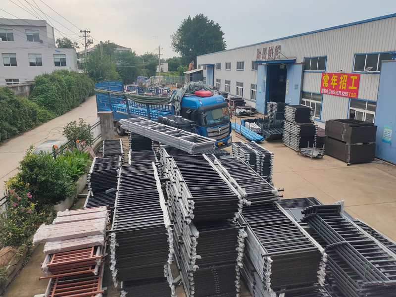 2023年7月26日鋅鋼組裝護欄裝車發(fā)貨！