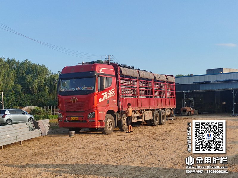 2023年8月5日鋅鋼飄窗欄桿裝車發(fā)貨！