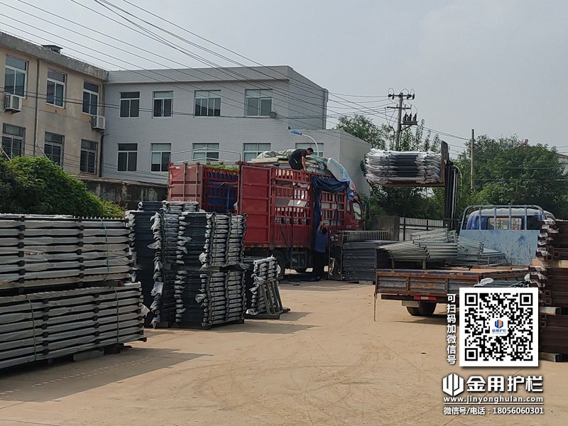 2023年9月28日鋅鋼圍墻護欄裝車發(fā)貨！