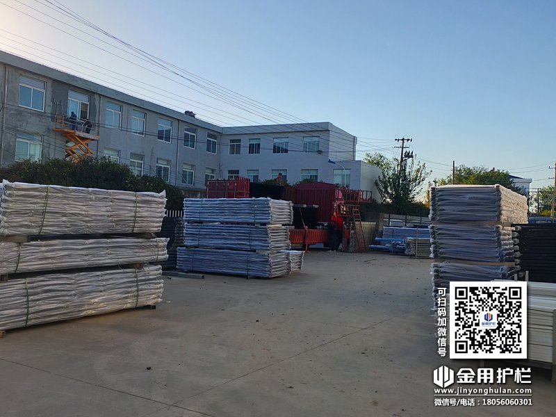 2023年11月6日鋅鋼圍墻護(hù)欄裝車發(fā)貨！
