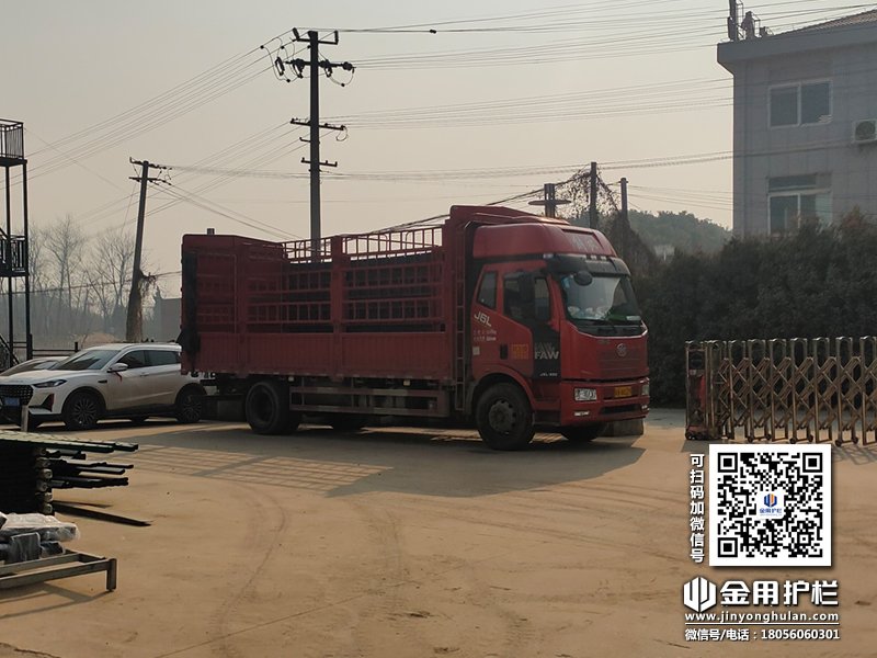 2023年12月28日鋅鋼圍墻護(hù)欄裝車發(fā)貨！